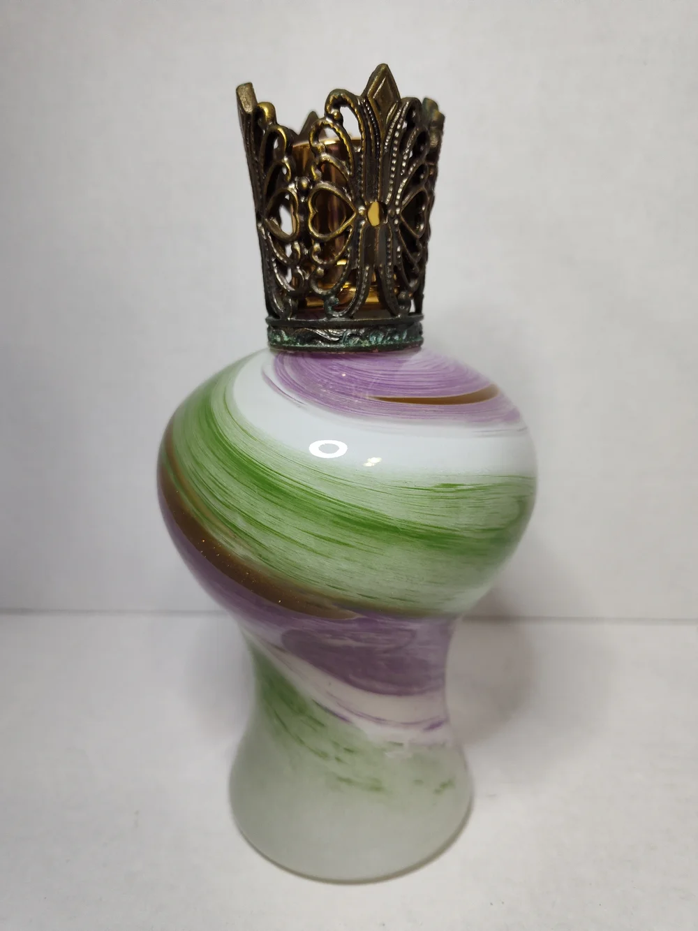 Queen of Mardi Gras Blown Art Glass Oil Fragrance Lamp 2004-2009 By LA TEE DA